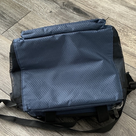 Stylish Navy Duffel Bag with Flag Patch - Picture 4 of 5